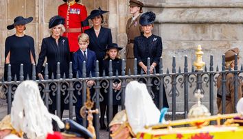 Ce i-a spus prințesa Charlotte fratelui ei, prințul George, în timpul înmormântării Reginei