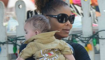A nascut la 50 de ani, dar lumea a ramas uimita cand a vazut copilul. De ce fiul lui Janet Jackson starneste controverse