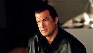 Gestul pe care doar Steven Seagal l-ar fi putut face. Cum l-a luat peste picior pe Vladimir Putin: FOTO