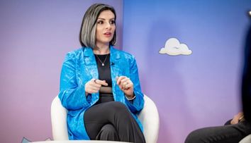 O tânără a început o afacere în propriul dormitor, cu doar 600 de lei, iar acum este multimilionară. Ce idee de business a avut