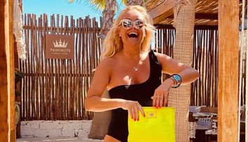 Vica Blochina dă la pedale în piscină ca să se mențină în formă