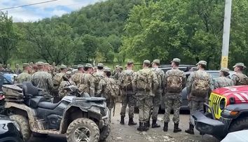 Mobilizare extrem de mare pentru căutarea lui Alex, băiețelul dispărut de luni seară la poalele Munților Făgăraș. Peste 100 de militari au ajuns în zonă