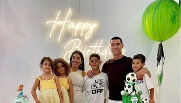 Gemenii lui Cristiano Ronalo au împlinit 6 ani! Georgina, criticată de fani pentru imaginile de la party