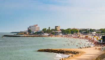 Câți bani scoți din buzunar pentru 1 Mai la mare. România sau Bulgaria, care variantă e mai avantajoasă