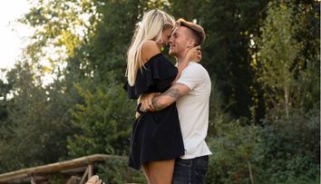 Soția fotbalistului Marco Reus, apariție irezistibilă la plajă. Frumoasa blondă face furori cu silueta ei
