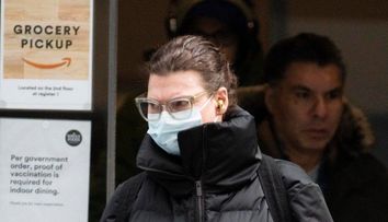 Refuza să-și mai arate fața în public și zicea că e “desfigurată pe viață”.  Cum arată vedeta după ce medicii au reușit să îi repare chipul