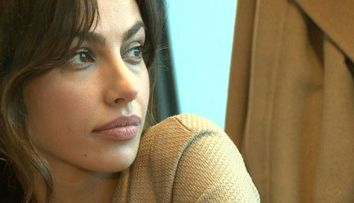Madalina Ghenea, cea mai in voga frumusete a Romaniei. Drumul de la fata care visa doar sa vada lumea la tanara care a cucerit lumea: VIDEO