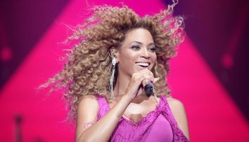 Beyonce, noua imagine H&M. Cum s-a imbracat artista si cum a pozat pentru colectia vestimentara pe care o reprezinta
