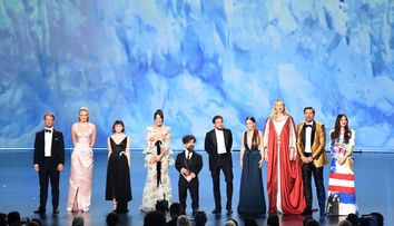 Game of Thrones, marele câștigător de la Premiile Emmy. Cum s-au prezentat actorii pe covorul roșu