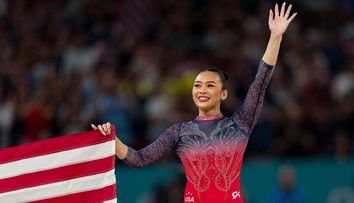 Gimnasta Sunisa Lee a facut performanță chiar dacă suferă de o boală incurabilă. Părinții și-au dorit ca ea să renunțe la sport