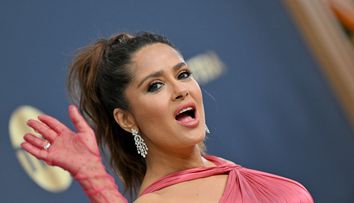 N-a primit degeaba titlul de sex-simbol! Cum poza Salma Hayek nud în anii '90. Fanii actriței, înmărmuriți: „Frumusețe atemporală!”