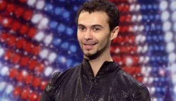 Razy Gogonea: “Am crescut in Rahova. In Romania un caine a fost mai bun decat mine!”