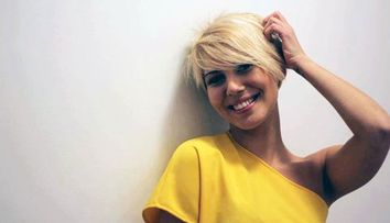 Sore, adepta schimbarilor dese de look. Acum, si-a vopsit parul