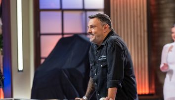 Concurenții au parte de o surpriză înainte de proba sub presiune! Motivul pentru care Chef Iosif Ștefănescu intră în platoul MasterChef