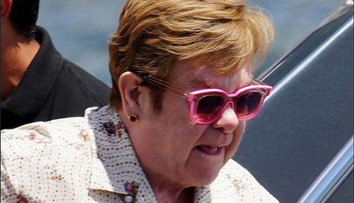 Elton John își pregătește înmormântarea. Darurile macabre pe care le vor primi prietenii și familia, la cererea artistului
