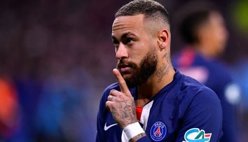 Veste șoc în lumea fotbalului! O tânără susține că l-a văzut pe Neymar întreținând relații intime cu un bărbat
