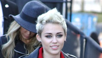 Miley Cyrus, singura. S-a despartit de iubitul infidel