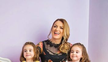 Cum își protejează Lavinia Goste gemenele. Metode de igienă și alimentație în timpul pandemiei de coronavirus