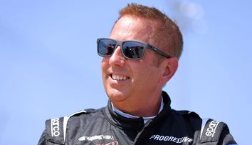 Tragedie în lumea sportului! Pilotul Nascar Greg Biffle şi întreaga sa familie au murit într-un accident aviatic
