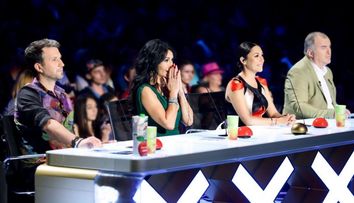 Primii 10 semifinalisti sunt pregatiti sa faca spectacol vinerea aceasta, in prima gala live Romanii au talent!