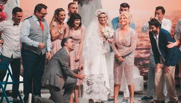 După Cătălin Botezatu a urmat Cornel Ilie! Loredana Groza, sărut pasional cu solistul de la Vunk