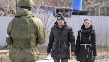 Familia din Ucraina care a trăit trei săptămâni cu 5 soldați ruși în casă. Ce s-a întâmplat cu invadatorii