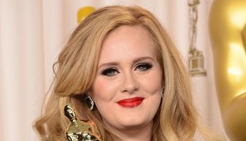 Alegerea surprinzatoare a lui Adele in ceea ce priveste rochia de mireasa. Cantareata isi planuieste nunta in secret