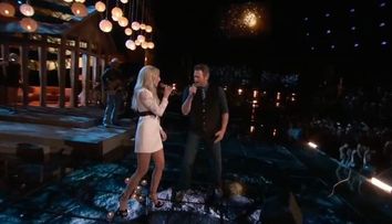 Momentul magic care a ridicat publicul in picioare. Blake Shelton si Ashley Monroe, duet emotionant pe scena The Voice - VIDEO