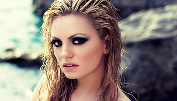 Imaginile in care Alexandra Stan este aproape imposibil de recunoscut. Schimbarea de look la care a apelat in urma cu putin timp
