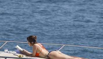 Selena Gomez, plinuta si cu celulita. Cum au surprins-o fotografii, imediat dupa despartirea de Bieber