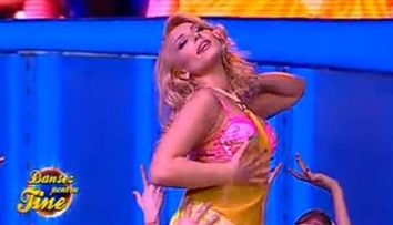 Iulia Vantur, un dans extrem de senzual alaturi de baletul Edi Stancu