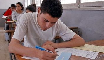 Studiu: Unul din cinci elevi din Romania abandoneaza scoala