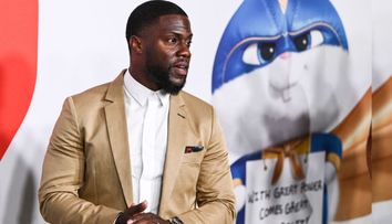 Actorul Kevin Hart, accident grav cu mașina pe care și-a cumpărat-o cadou de ziua lui