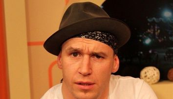 Solistul trupei Zdob si Zdub are o sotie superba. Cum se lauda ca a cucerit-o