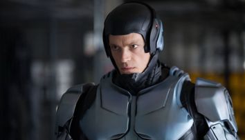 Cea mai rebela sotie de vedeta! Femeia care l-a cucerit pe RoboCop e tatuata din cap pana in picioare