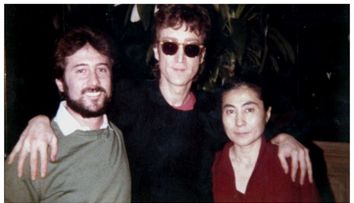 Jurnalistul care i-a luat ultimul interviu lui John Lennon lucrează și azi la radio