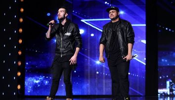 S-au intalnit in tramvai si au decis sa participe la Romanii au talent. Ce s-a intamplat in fata juratilor e WOW