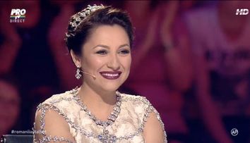 Andra, intr-o rochie alba ca printesa. Ce tinuta spectaculoasa a ales vedeta pentru Marea Finala 