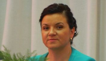 Oana Robu, soția vicepreședintelui CJ Suceava, a murit subit, la 47 de ani. Era un profesor iubit de toți elevii: „V-am considerat a doua mamă”