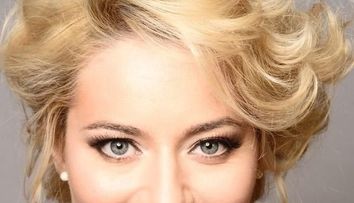 Laura Cosoi, intr-o imagine incendiara care i-a bulversat pe fanii sai: 