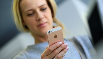 Apple a lansat un iPhone la preț redus în plină pandemie de coronavirus, dar nu știm cui îi va mai păsa