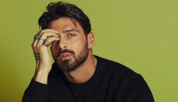 Michele Morrone vine la București. Unde va fi prezent actorul italian