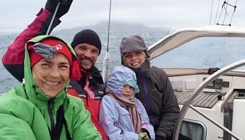 O familie a petrecut trei ani pe mare, călătorind în jurul lumii. Ce li s-a întâmplat pe Insula Crăciunului