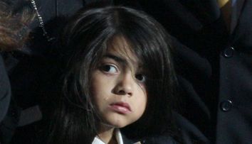 Fiul cel mic al lui Michael Jackson a renuntat la numele dat de tatal sau. Cum il va striga de acum familia pe Blanket