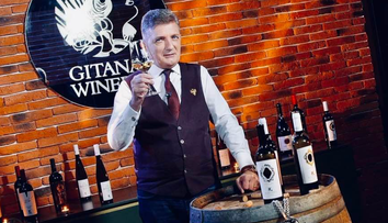 Sergiu Nedelea, gazda Wine Trips România, desemnat somelierul anului în cadrul Horeca Awards 2021