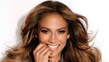 Este una dintre putinele vedete care au curajul sa apara asa. Cum arata cu adevarat trupul lui Jennifer Lopez, fara retusari in Photoshop