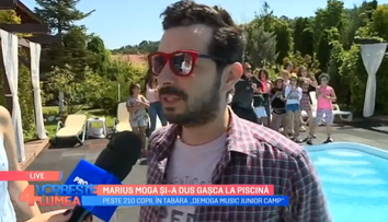 VIDEO Marius Moga și-a dus gașca la piscină