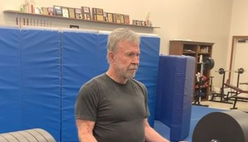 Cum arată gemenii lui Chuck Norris, în vârstă de 24 de ani. Cei doi au rupt tăcerea după moartea tatălul lor: ”Un dar de la Dumnezeu”