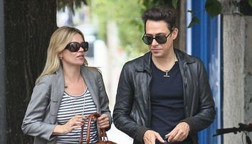 Kate Moss poarta verigheta. Oare s-a maritat?