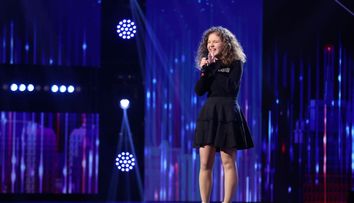 Românii au talent 2021: Andrada Olteanu a făcut-o pe Andra să aplaude în picioare.”Mă închin în fața unei asemenea voci”